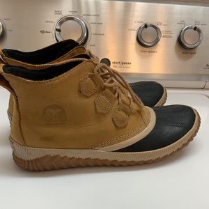 SOREL DUCK BOOTS